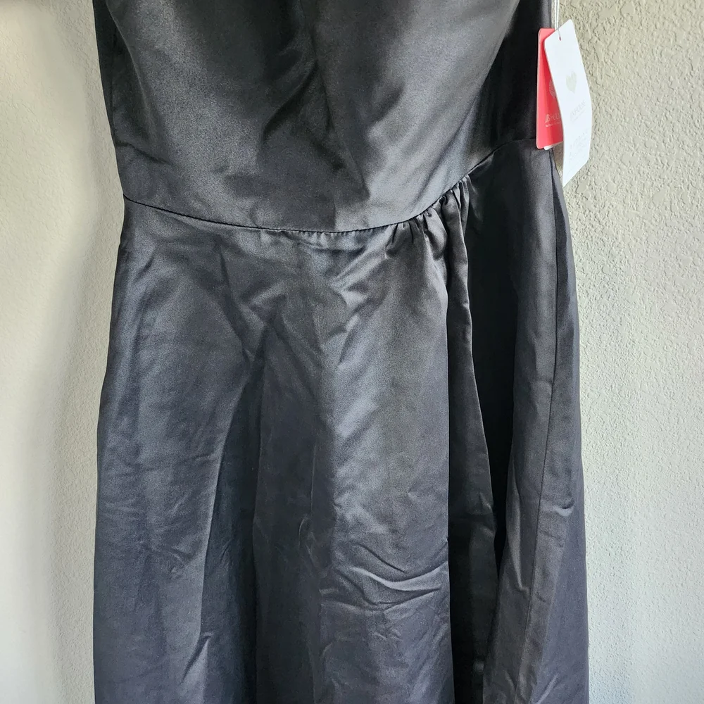 A-line One Shoulder Floor-Length Satin Bridesmaid/ Formal Dress - Picture 7 of 12